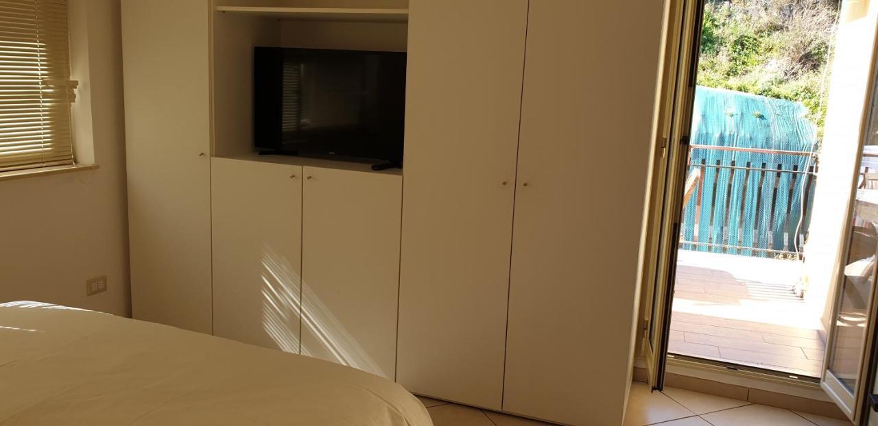 Iriss Bed & Breakfast Taormina Bagian luar foto