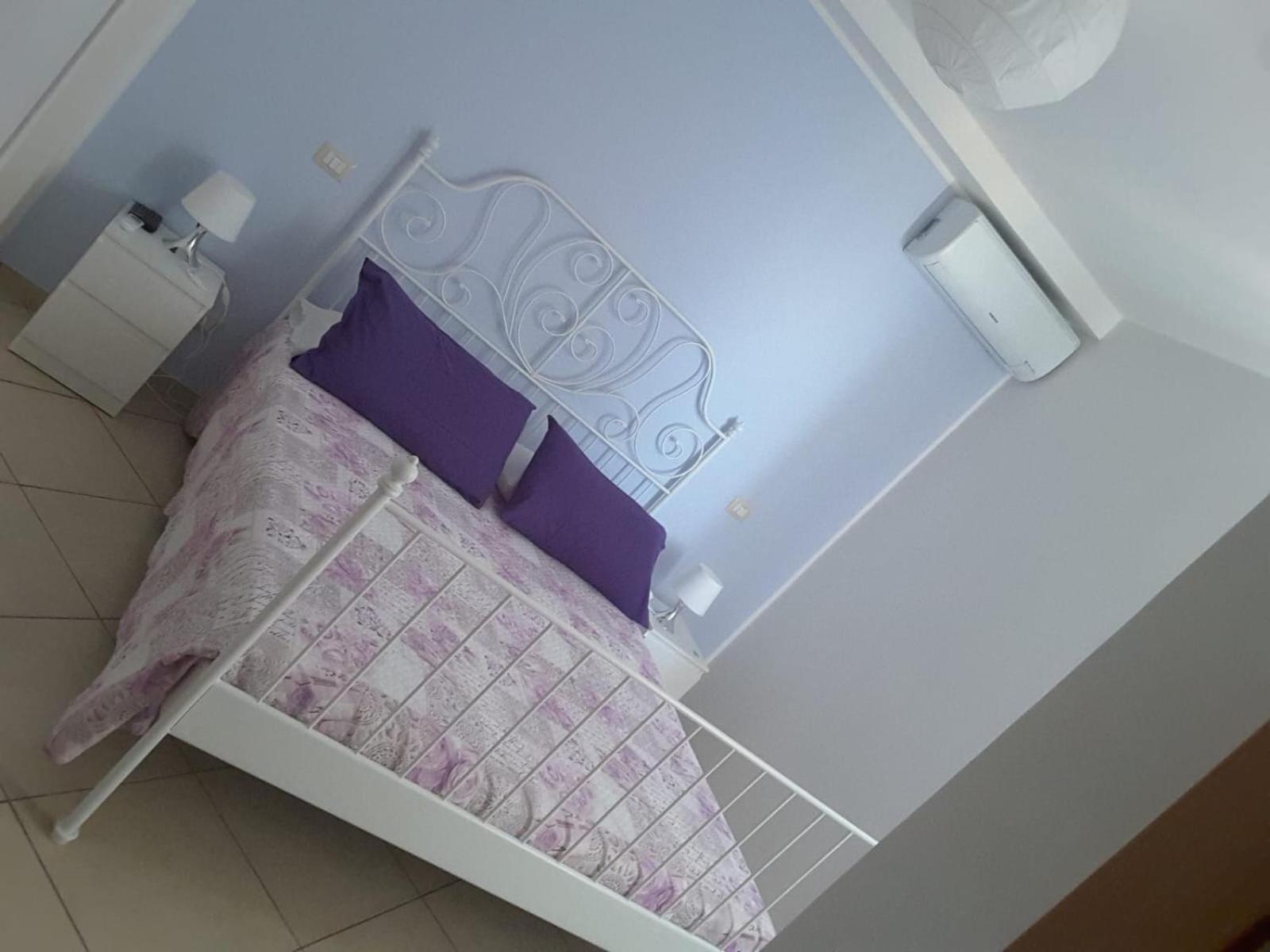 Iriss Bed & Breakfast Taormina Bagian luar foto