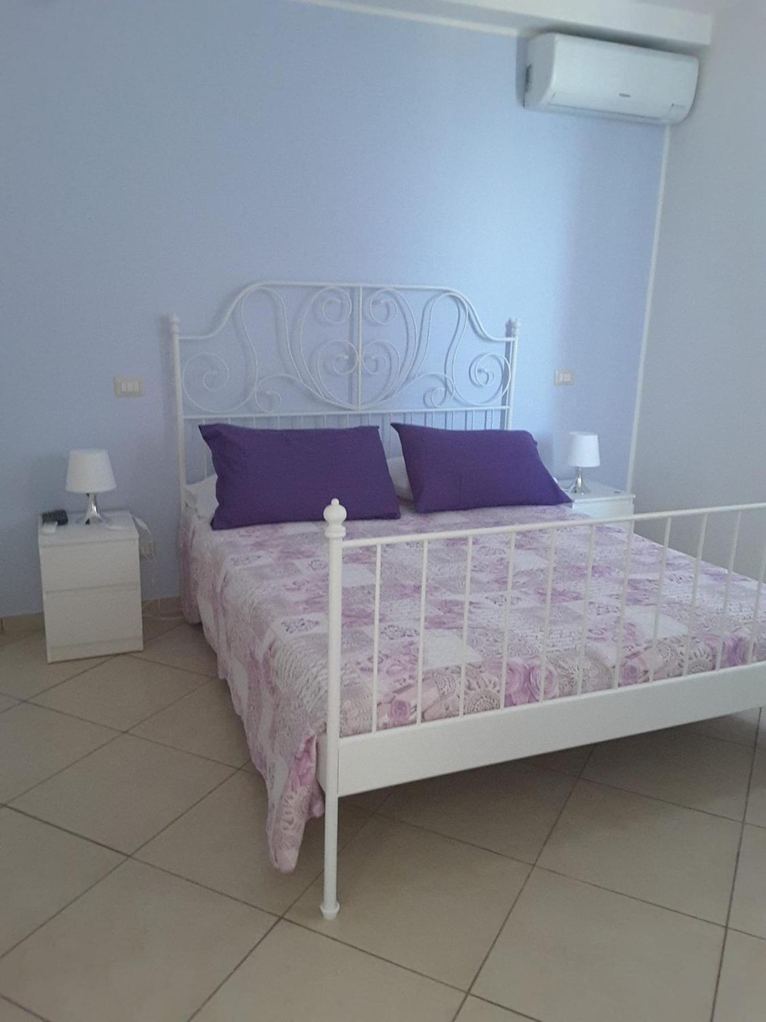 Iriss Bed & Breakfast Taormina Bagian luar foto
