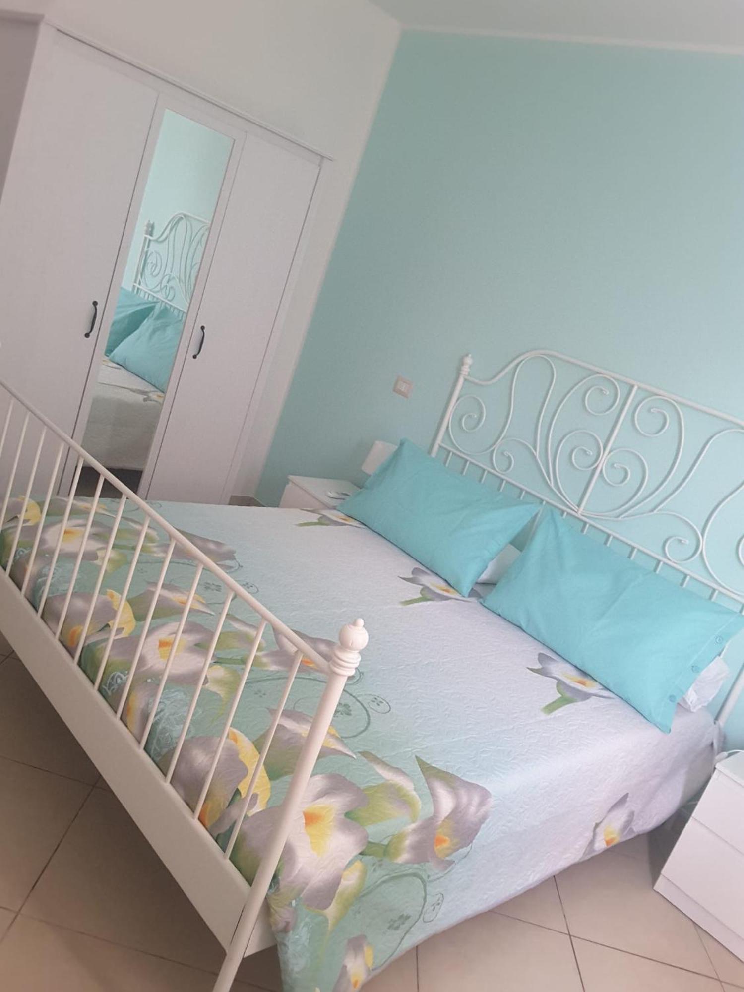 Iriss Bed & Breakfast Taormina Bagian luar foto
