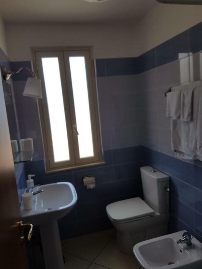 Iriss Bed & Breakfast Taormina Bagian luar foto